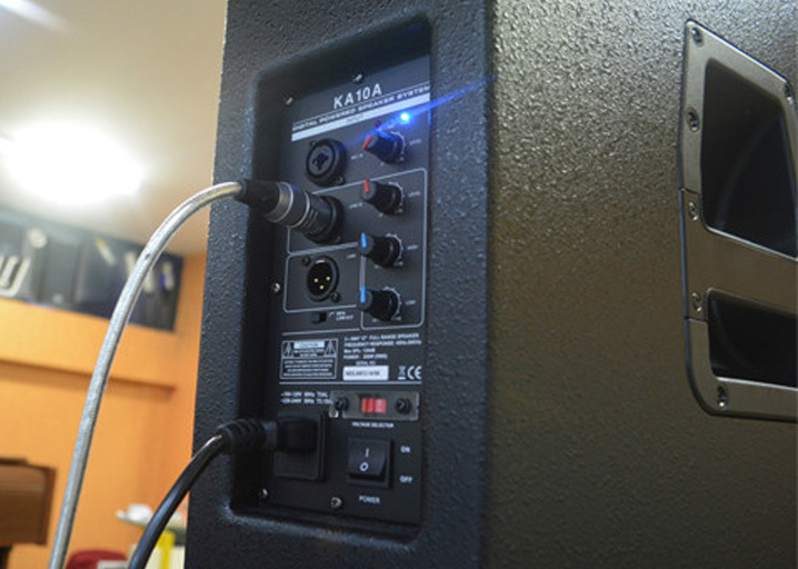 Chỉ cần kết nối nguồn phát âm thanh với loa Active là có thể sử dụng được